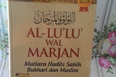 Al-Lu’lu’ Wal Marjan Mutiara Hadits Shahih Bukhari Muslim